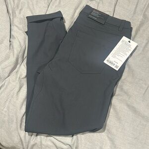 Lululemon abc slim obsidian 5 pocket 33x32.